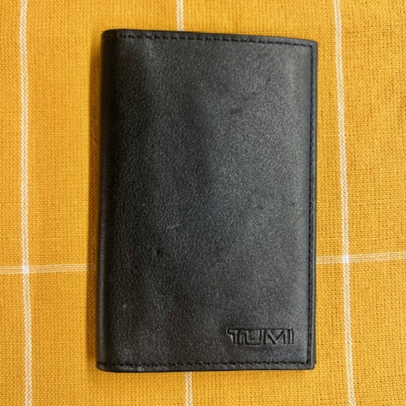 Tumi Leather Fold Over Card Holder
Black
Size: 2.5 x 4H