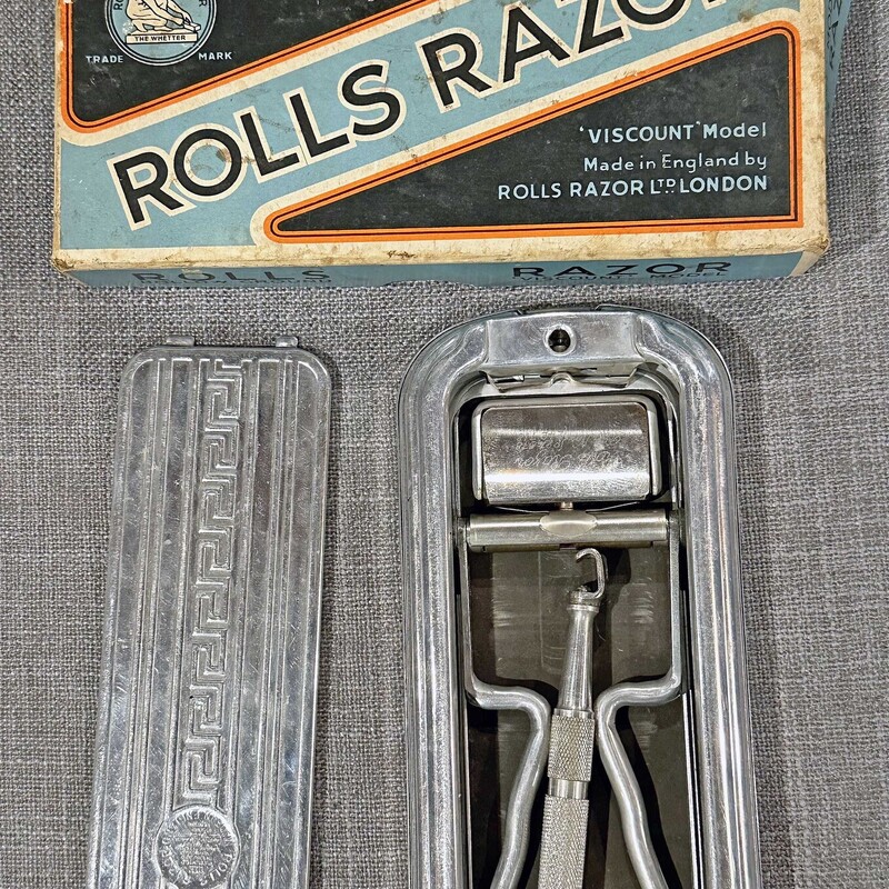 English Rolls Razor In Box