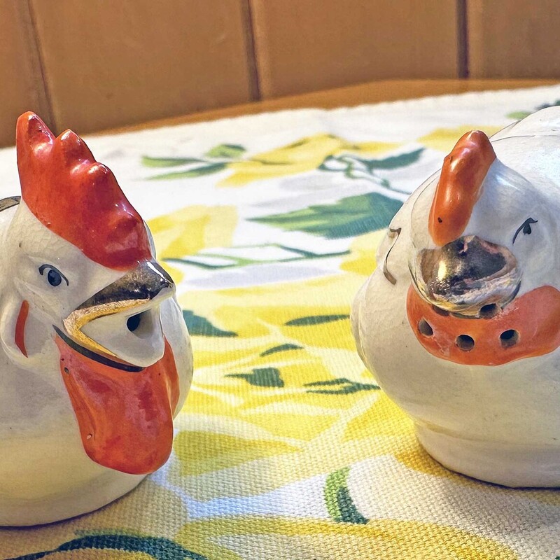 Made in Japan White Mt. Souviner Chicken
Salt and Pepper Shakers