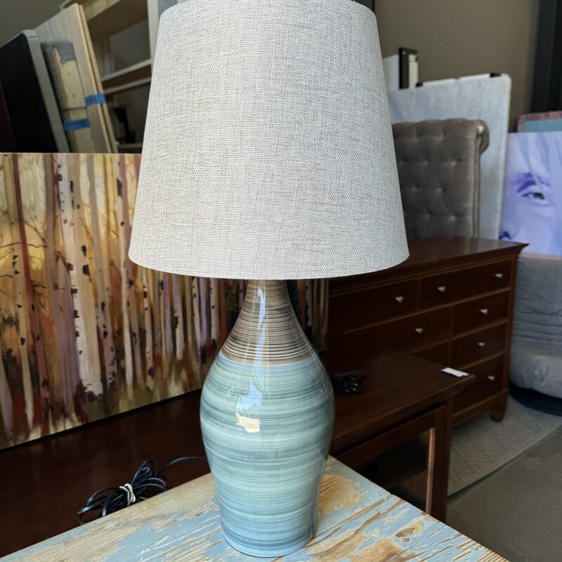 Blue Ceramic Base Lamp<br />
<br />
Size: 26.5H X 14