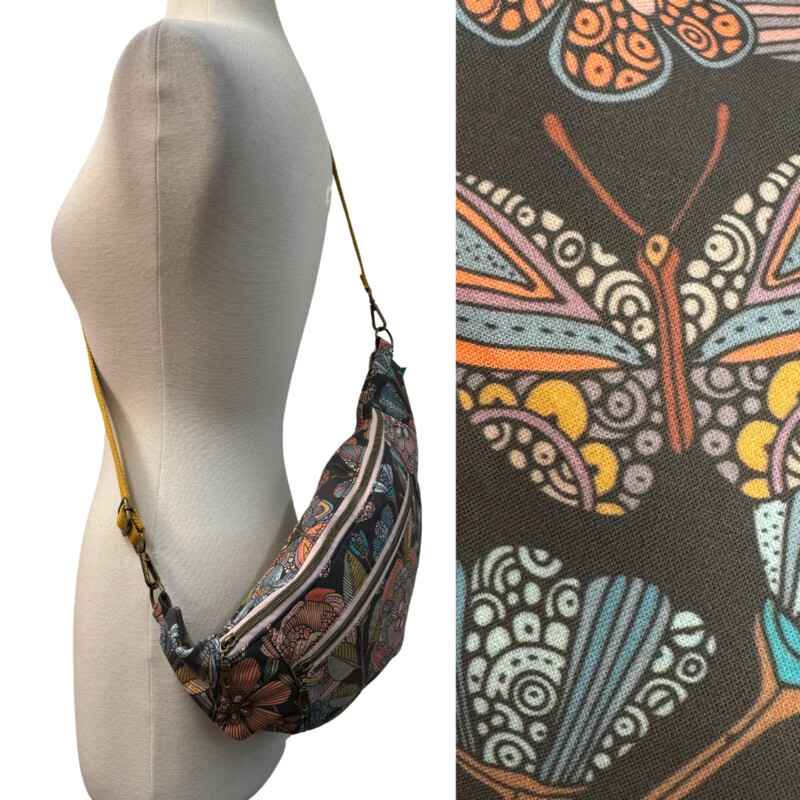 Seattle Stitchery Sling Bag<br />
Handmade and Gorgeous!<br />
Inside Lining a Fun Different Pattern<br />
Brown with Coral, Cream, Gold, Aqua and Pink