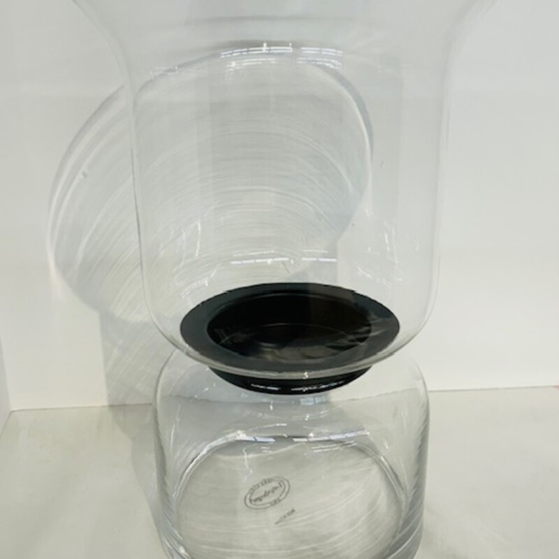 Longaberger Glass Hurricane
Clear Black
Size: 8x12H