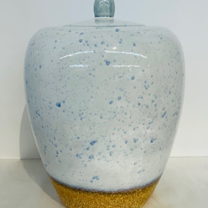 Dotted Ombre Jar With Lid
White, Blue and Tan
Size: 8x11H