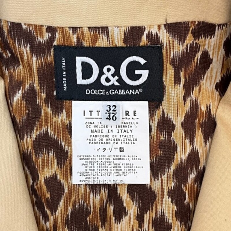 Dolce & Gabbana Blazer and Pant Set
Color: Khaki
Size: Small