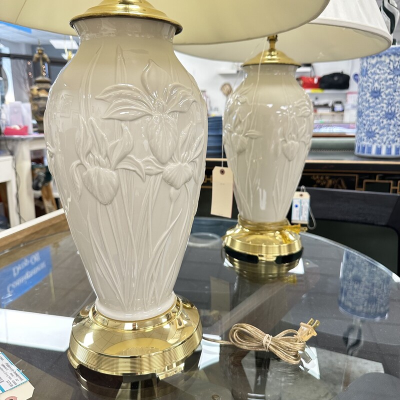 Two Lenox `Masterpiece` Lamps, sold together as a pair with the lampshades included. The shades are being sold as is, with some rips and discoloration from consistent use.
Size: 31H
