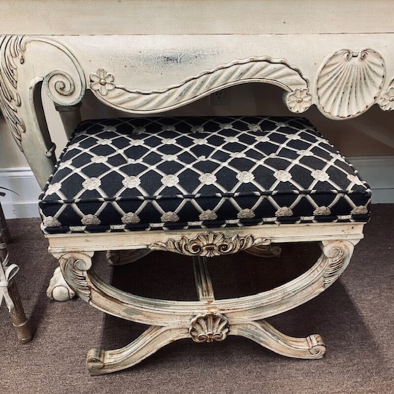 French Upholstered Bench
Distress Cream Brown Wood
Black Cream Upholstery
Size: 24x18x18H