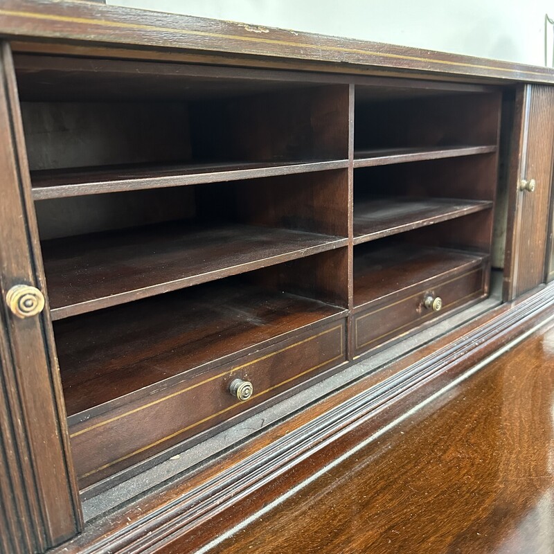 Antique Mahogany Tambour Desk
Size: 35x19x42