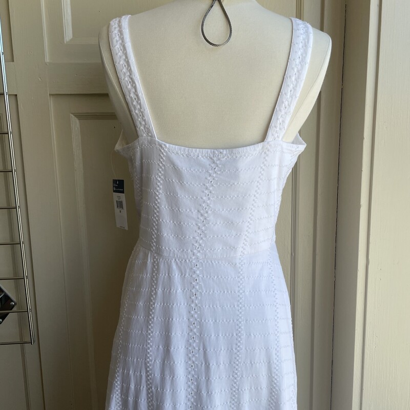 New With Original Tags:   Chaps Dress, White, Size: M
All sales are finals.
Pick up from the store within 7 days of purchase or have it shipped.