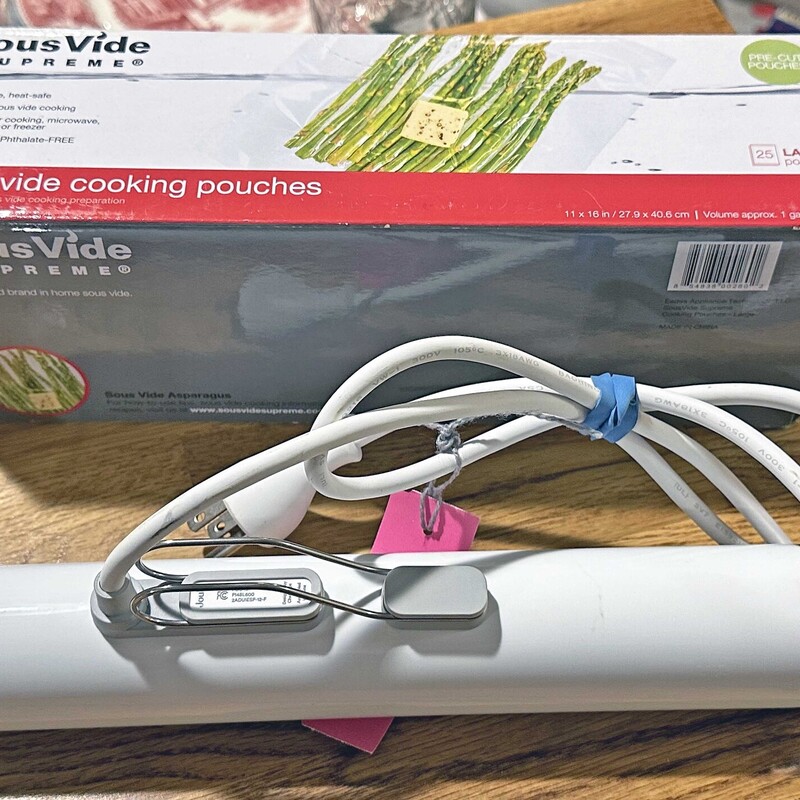 Joule Turbo Sous Vida
with Box of 25 Precut Cooking Pouches.