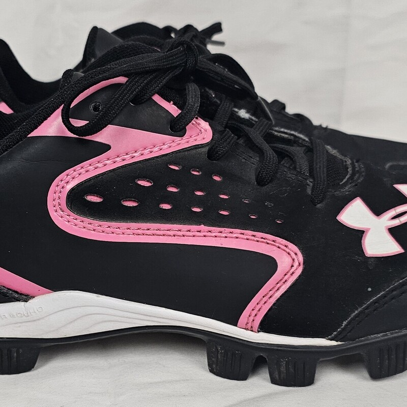 Under Armour Softball Cleats, Size: 3, pre-owned