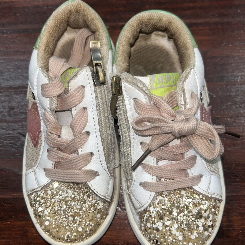 9 Pink/Green Star Sneaker