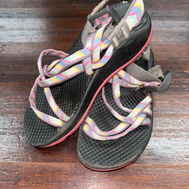 13 Pink Printed Sandals