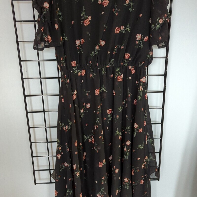 Suzy Shier Dress, Black & Floral
Size: Large