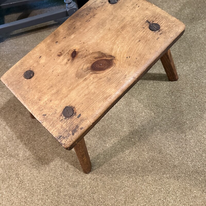 Antique Wooden Stool,<br />
Size: 18 X 11.5 x 13<br />
It is not often that we find an old stool like<br />
this in such great condition.  Handcrafted solid pine -<br />
perfect for an extra seat or plant!