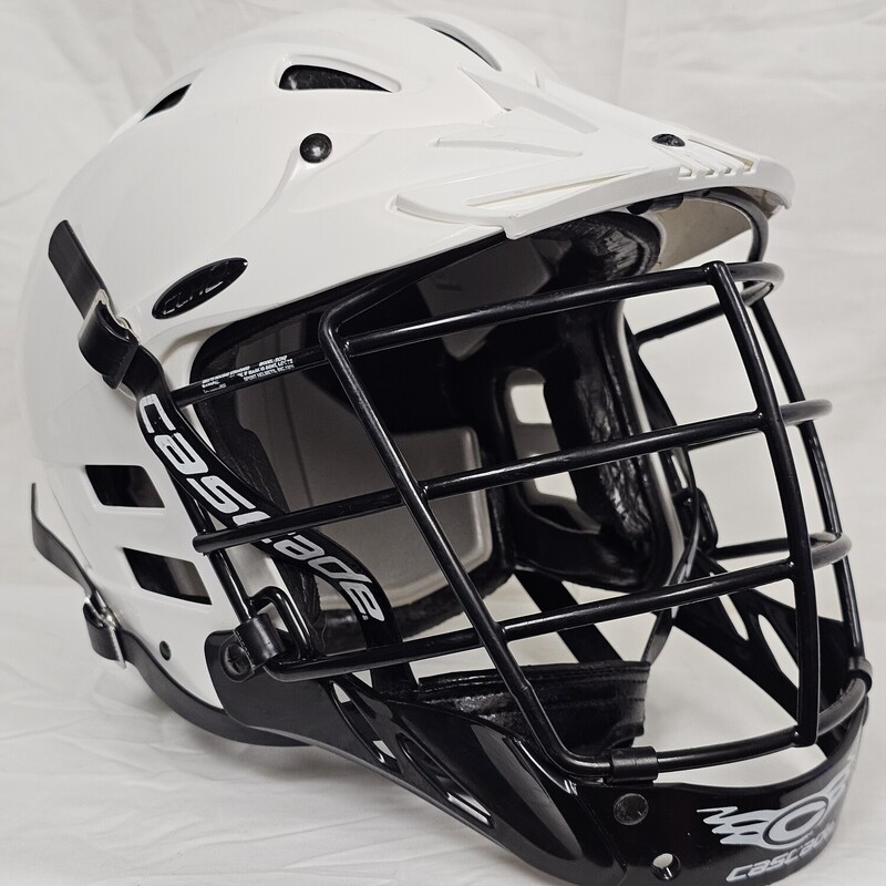 Cascade CLH2 Adjustable Lacrosse Helmet
Size: XXS
Color: White
Condition: Pre-Owned - Excellent Condition
Meets NOCSEA Standard