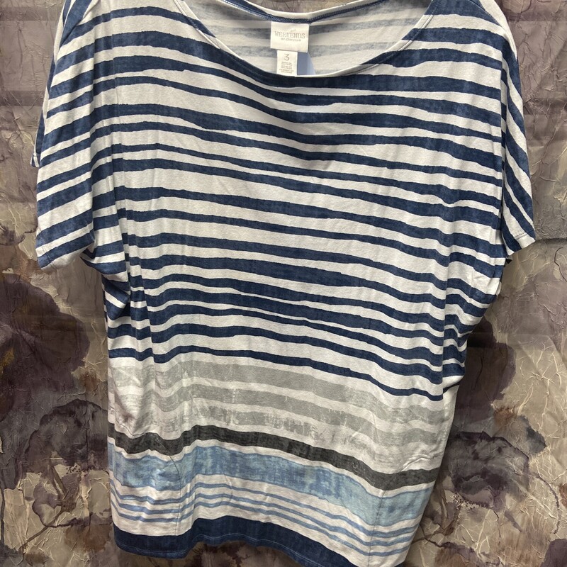 Short sleeve white tee in a blue, grey and black stripe