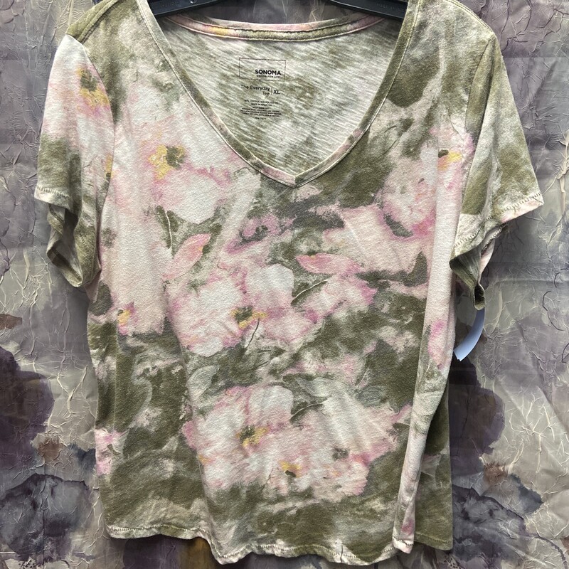 Cute short sleeve tee in tan with pink floral print.