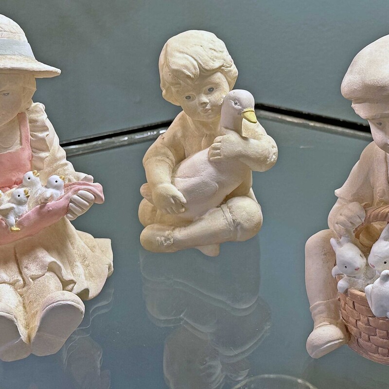 3 Piece Precious Innocence Figurines
Boy with Rabbits
Girl withBaby Chicks
Boy with Goose