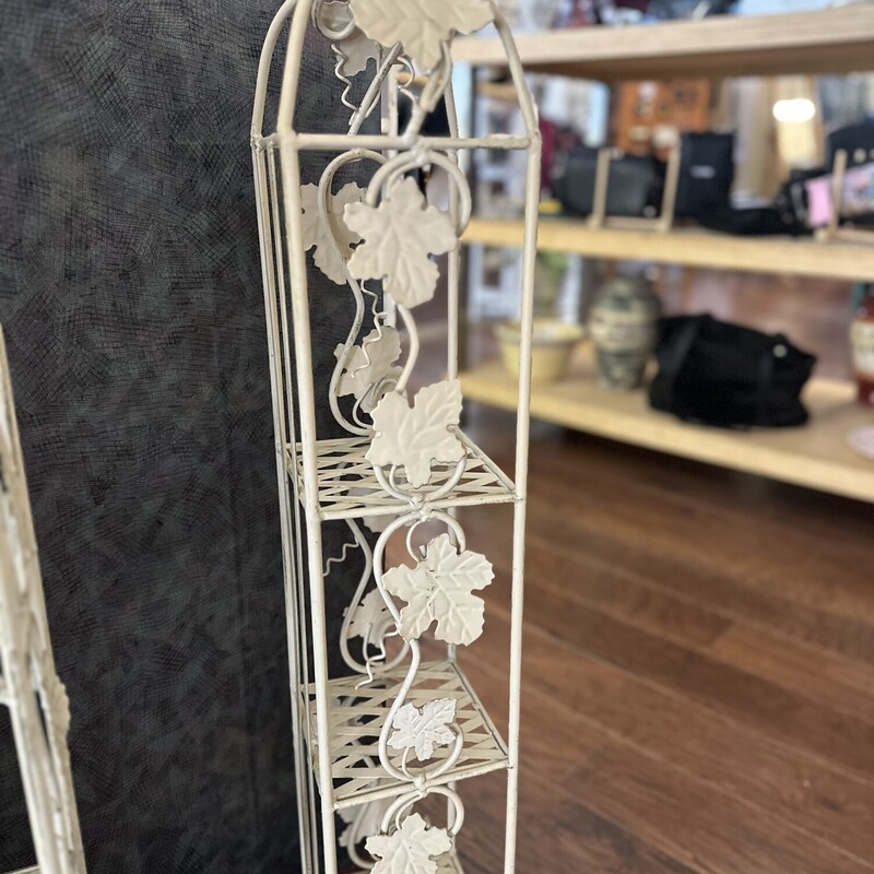 Wrought Iron Leaf Stand, White, Size: 36inX6in<br />
Each side measures 6inches<br />
Beautiful antiqued white wrought iron stand<br />
<br />
All Sales Are Final. No Returns<br />
<br />
In Store Pick Up Within 7 Days of Purchase<br />
<br />
Thank You for Shopping With Us :-)