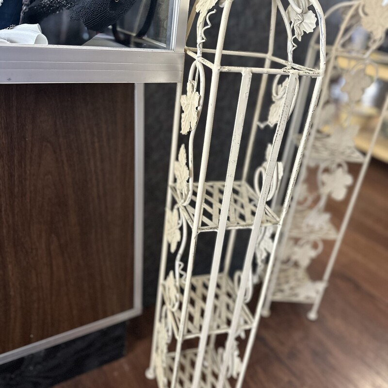 Wrought Iron Leaf Stand, White, Size: 36inX6in<br />
Each side measures 6inches<br />
Beautiful antiqued white wrought iron stand<br />
<br />
All Sales Are Final. No Returns<br />
<br />
In Store Pick Up Within 7 Days of Purchase<br />
<br />
Thank You for Shopping With Us :-)
