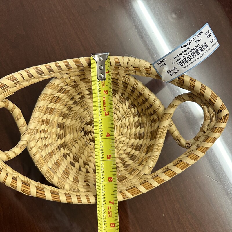 SavannaGrassBasket, Size: Small<br />
<br />
All sale are final! Get it shipped or pick it up within