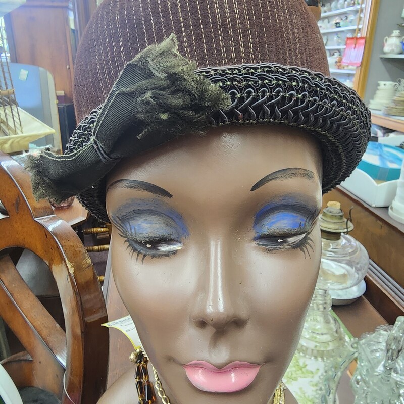 Vtg Schiaparelli Paris Hat, Brown, Size: Ladies<br />
Contact store ofr shipping. Several other vintage hats available.