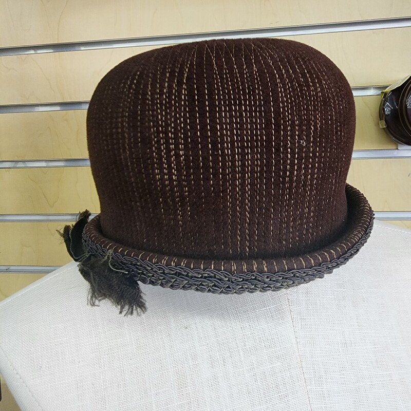 Vtg Schiaparelli Paris Hat, Brown, Size: Ladies<br />
Contact store ofr shipping. Several other vintage hats available.