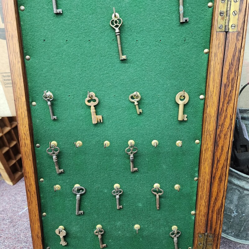 Vtg Key Cabinet, Wood, Size: 16 X 26