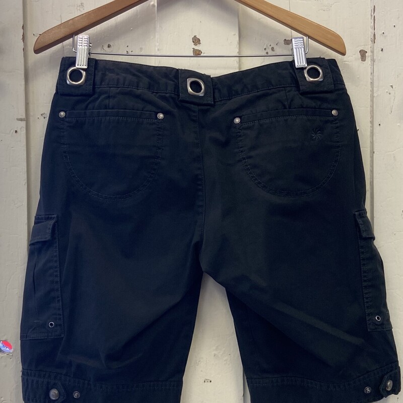 Blk Cargo Shorts<br />
Black<br />
Size: 8