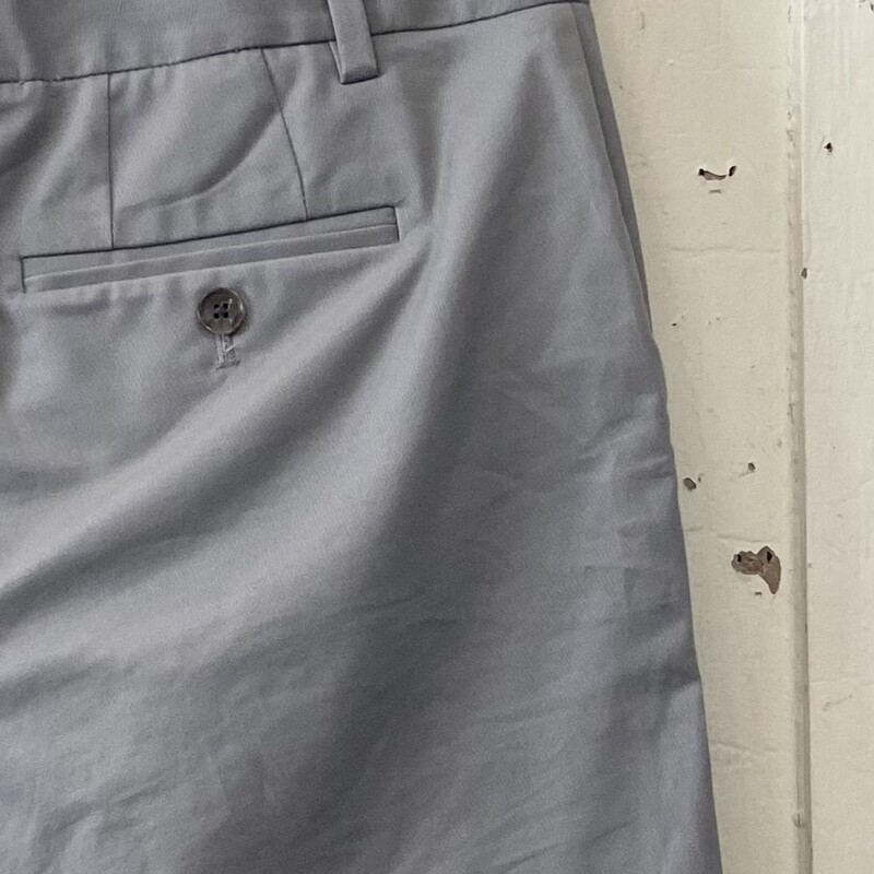 Gry Bermuda Shorts<br />
Grey<br />
Size: 0
