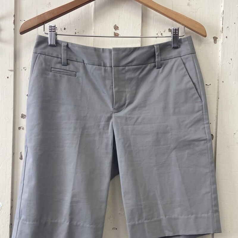 Gry Bermuda Shorts
Grey
Size: 0