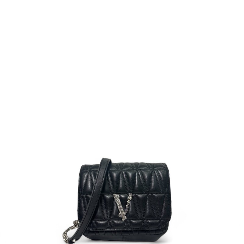 Versace Vitrus, Black, Size: Small

Dimensions:
7in wide x 6in high x 3.5in deep
Shoulder strap drops 20in