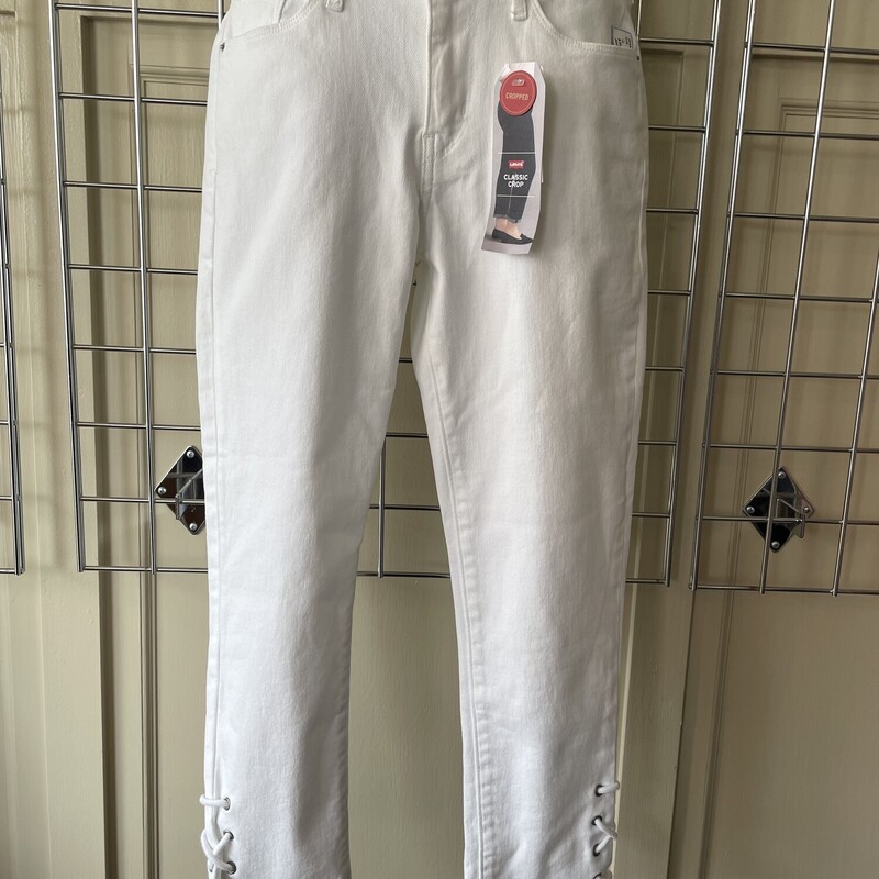 New With Original Tags:   Levi Jeans, White, Size: 4
All sales are final.
Pick up within 7 days of purchase or have them shipped.