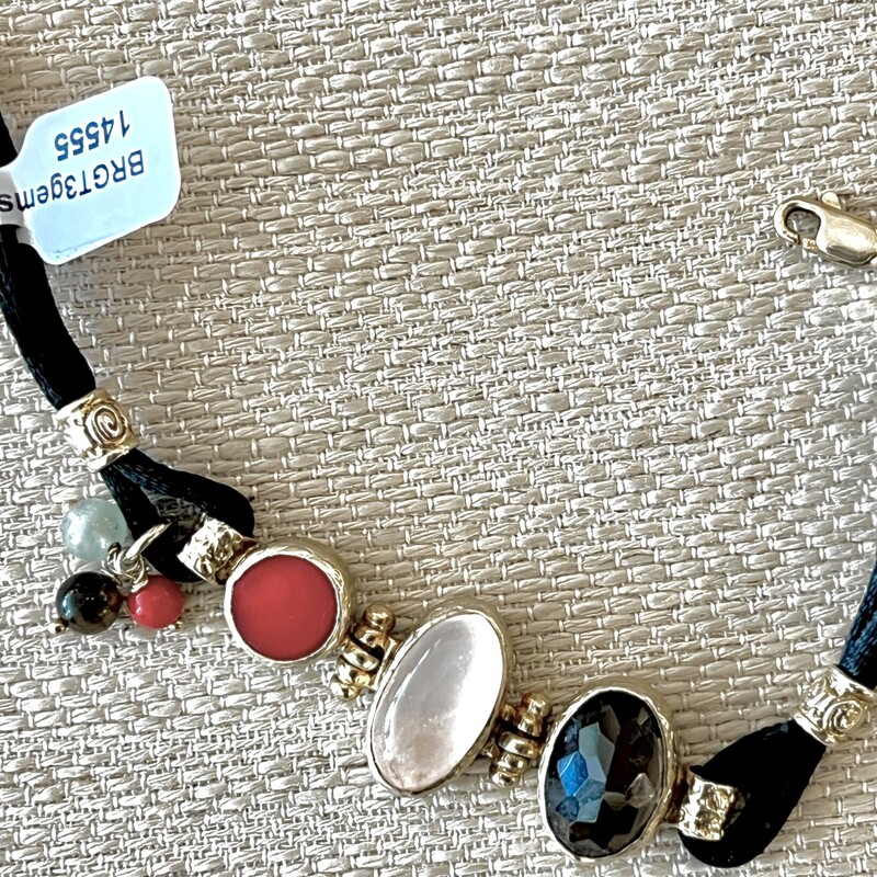 3-gems corded bracelet