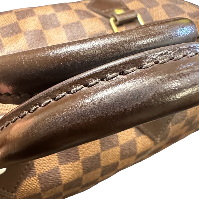 Louis Vuitton Speedy, Ebene, Size: 30

Date Code: SD2150

Minor wear on handels.

Dimensions:
Handle Drop: 4
Height: 9.75
Width: 12.25
Depth: 6.75