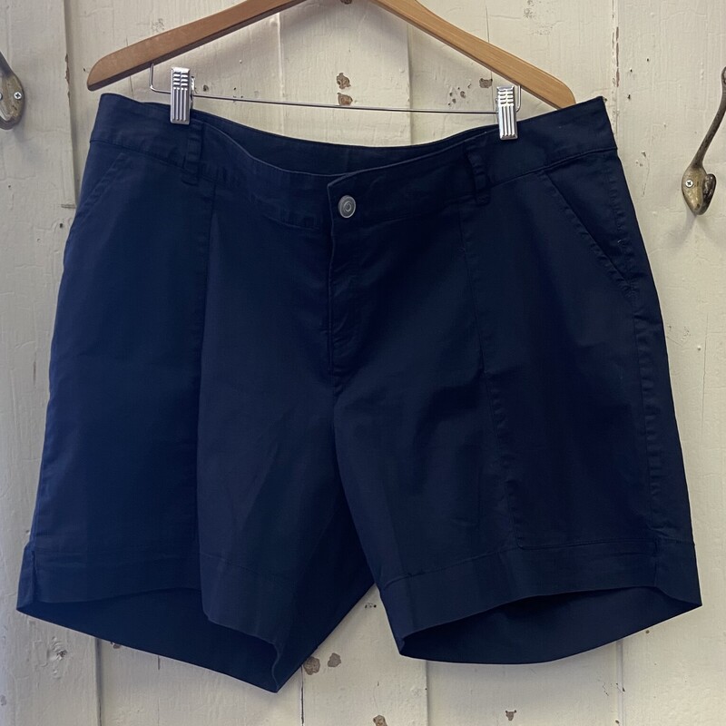 Navy Shorts
Navy
Size: 20