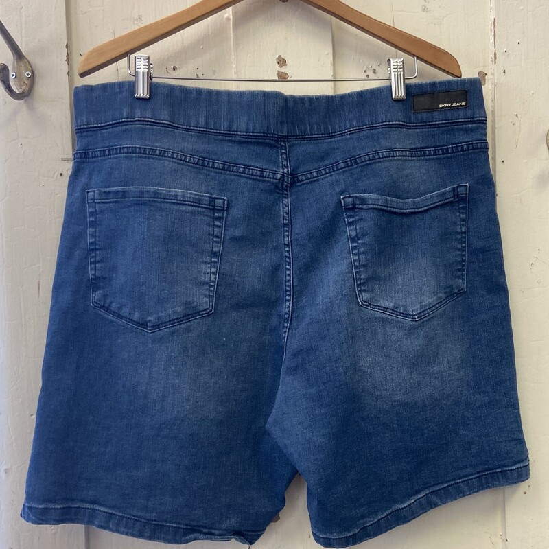 Den Elasti Waist Shorts<br />
Blue<br />
Size: 2X