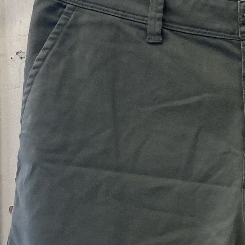 Olive Frayed Shorts<br />
Olive<br />
Size: 4