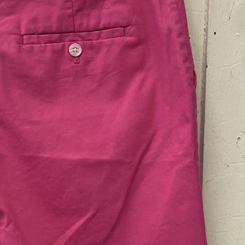 Pink Bermuda Shorts<br />
Pink<br />
Size: 8