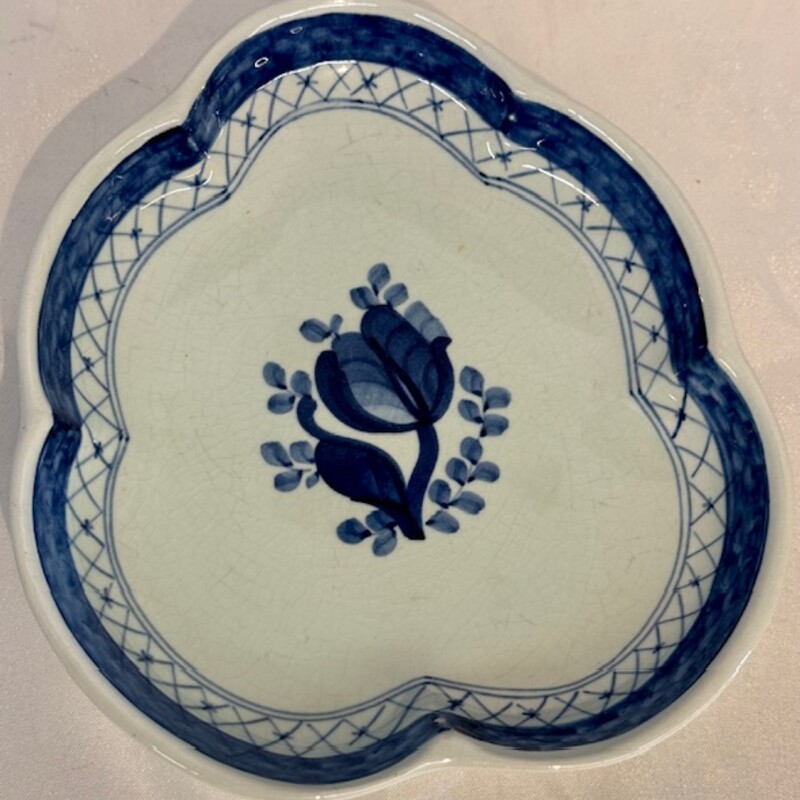 Royal Copenhagen  Floral Dish
Gray Blue
Size: 6.5 x 5.5