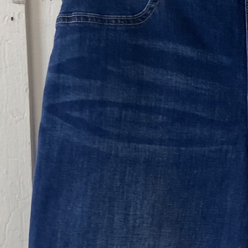 Den Pullon Cuffed Shorts<br />
Blue<br />
Size: 8