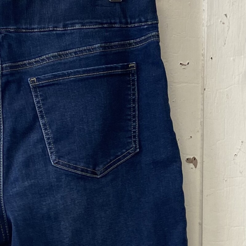 Den Pullon Cuffed Shorts<br />
Blue<br />
Size: 8