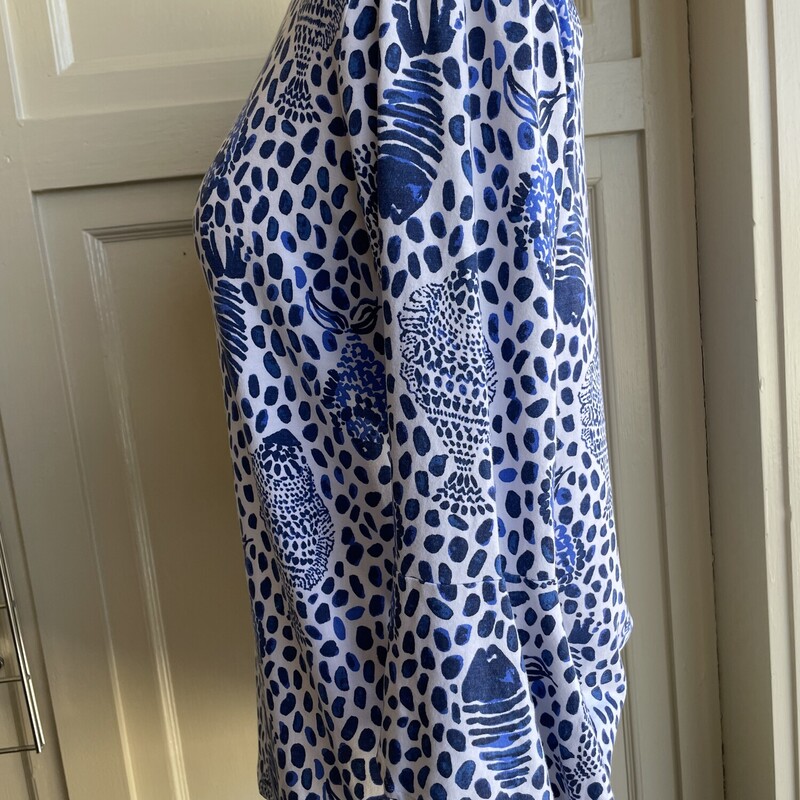 LilyPullitzerFishSlTop, Blu+Wht, Size: Medium<br />
<br />
All sales are final!<br />
<br />
Get it shipped to you or pick it up in-store within 7 days of purchasing.<br />
<br />
Thanks for shopping with us!