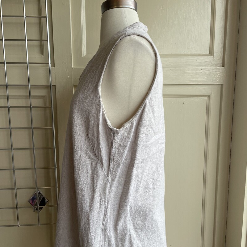 Tommy Bahama VneckDress, Sand, Size: M.<br />
<br />
All Sale Are Final. No Returns.<br />
<br />
Pick Up In Store Within 7 Days Of Purchase<br />
Or<br />
Have It Shipped<br />
<br />
Thanks For Shopping With Us:-)