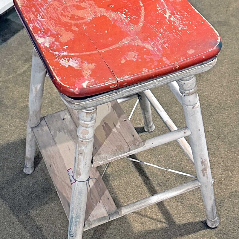 Vintage Better Homes Stool
15 In x 16 In x 24 In.