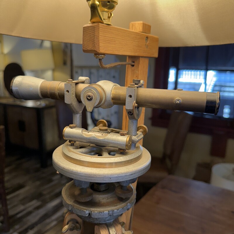 Vintage Surveyor Lamp

Size: 69Hx19W