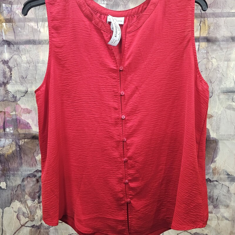 Sleeveless blouse in red.