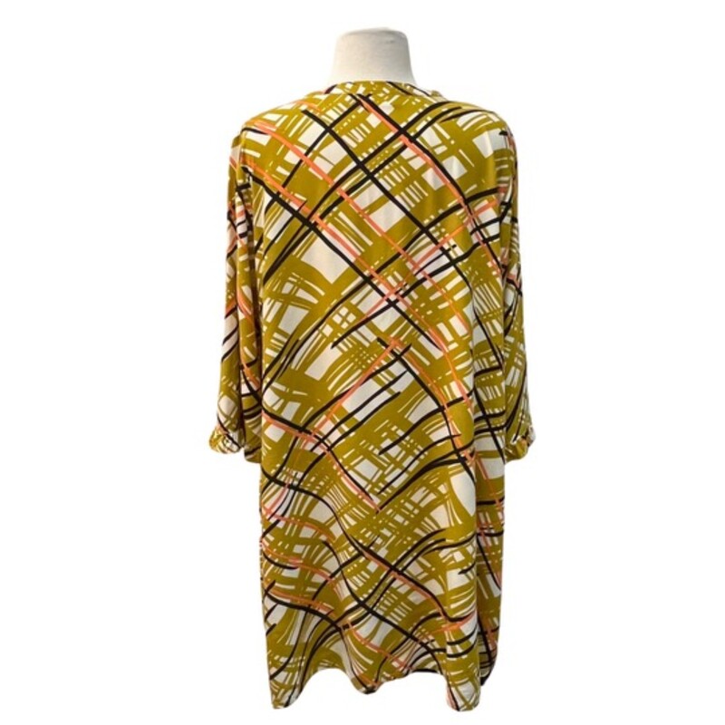 Masai Abstract Dress<br />
Stunning!<br />
Dijon, Cream and Black<br />
3/4 Sleeves with Ruffle Trim<br />
Size: Medium