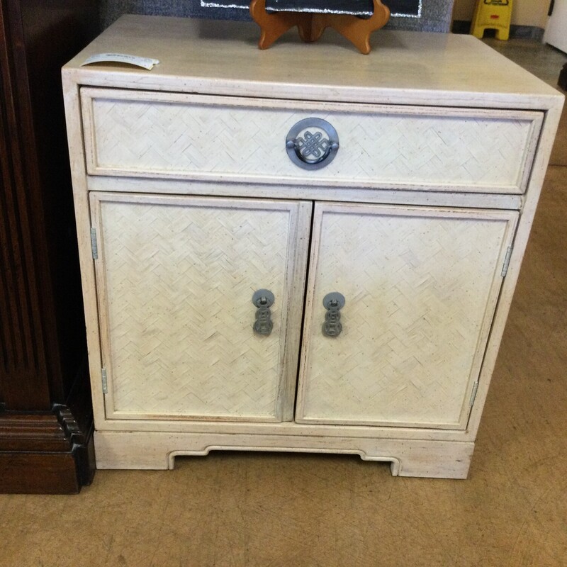 Night Stand Drexel, Blonde, Size: M954

25H X 25W X17D

FOR IN-STORE OR PHONE PURCHASE ONLY
LOCAL DELIVERY AVAILABLE $50 MINIMUM