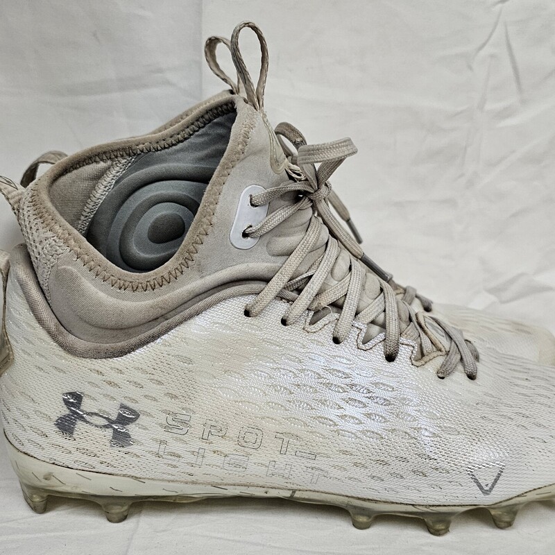 Under Armour Spotlight MC Football Cleats, Mens Size: 8, pre-owned